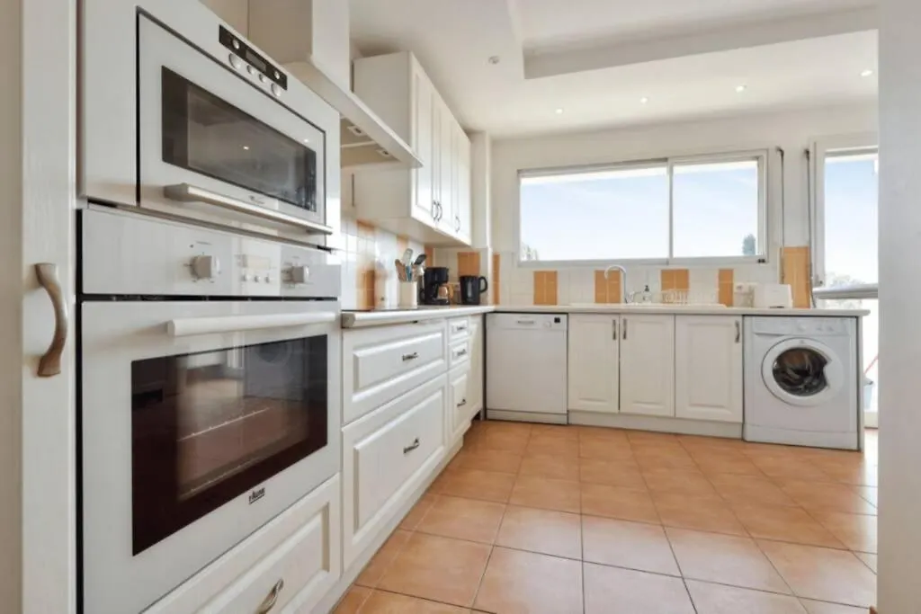 Appartement Spacieux Avec Vue Mer Proche Du Centre France
