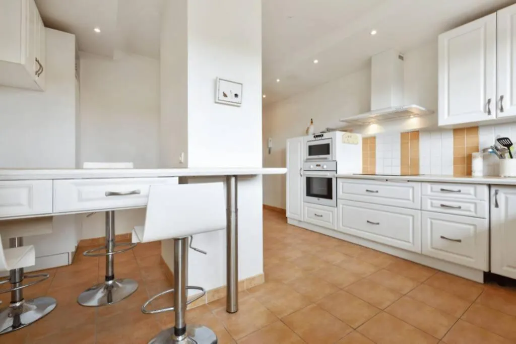 Appartement Spacieux Avec Vue Mer Proche Du Centre 0*, Cannes France