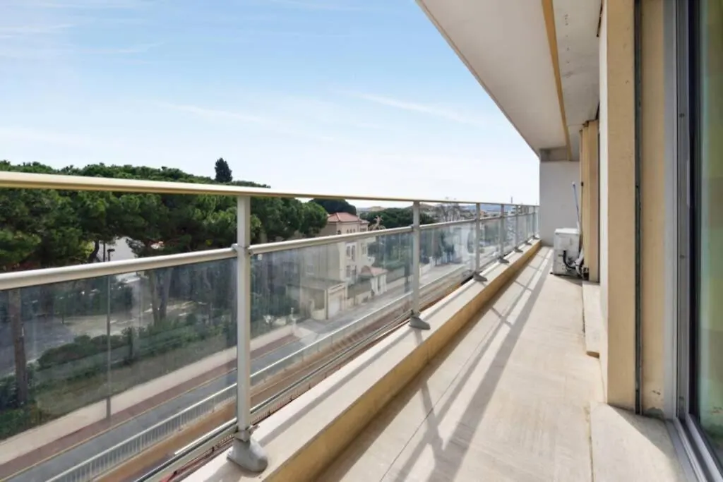Appartement Spacieux Avec Vue Mer Proche Du Centre Apartment Cannes